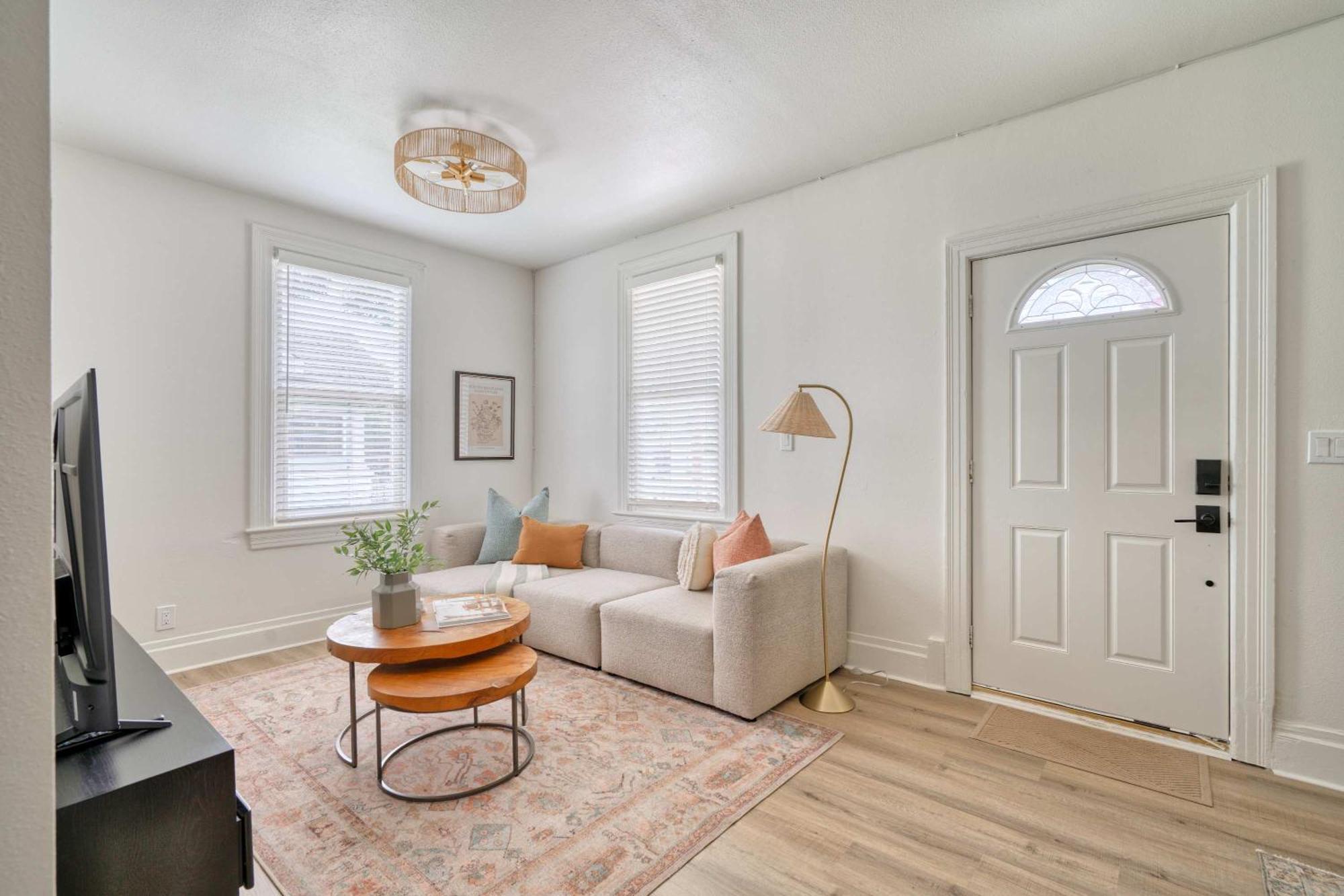 Cozy Getaway 1 Block From Mississippi Holiday home *